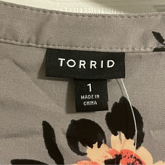 Torrid floral dress - Picture 3 of 8